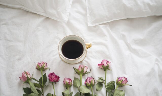 coffee, roses, bed, drink, caffeine, porcelain, morning, rest, ceramics, layout, romantic, coffee, coffee, coffee, coffee, coffee, bed, bed, bed, rest