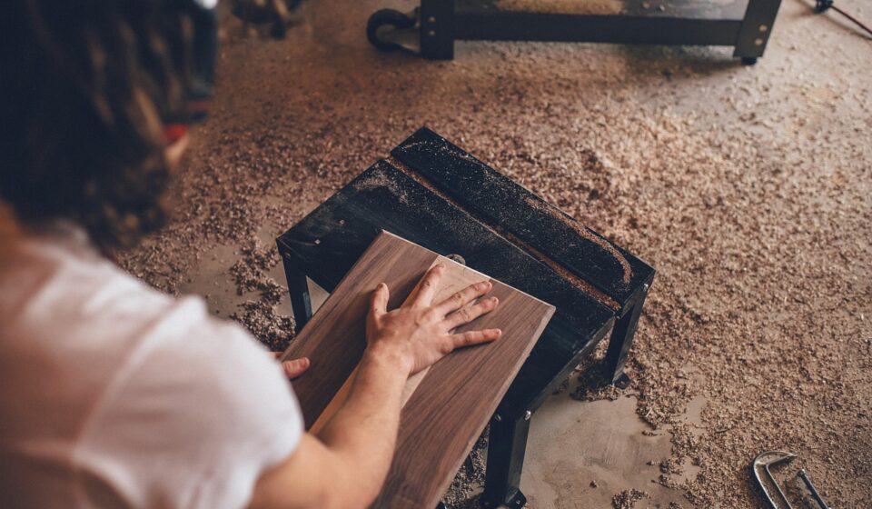 wood, sawdust, shop, tools, construction, people, hands, equipment, brown shopping, brown shop, brown tools, sawdust, sawdust, sawdust, sawdust, sawdust