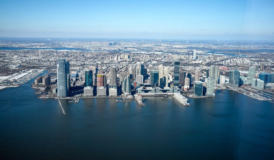 city, skyline, urban landscape, waters, architecture, travel, panorama, port, skyscraper, heaven, sea, nature, panoramic image, urban, on the water, horizontal, bay, city center, usa, new jersey, aerial view, center, flow, building