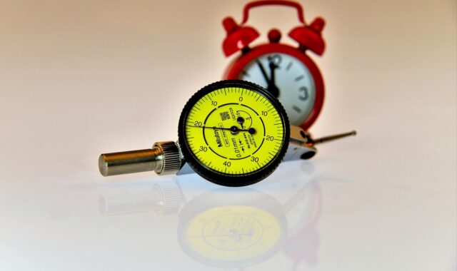 button, tastuhr, keys, measure up, gauge, tool, measuring tool, tooling, clock, craft, metal construction, pointer, align, mold making, schnittbau, accuracy, alarm clock, time, time pressure, working time, quickly, speed