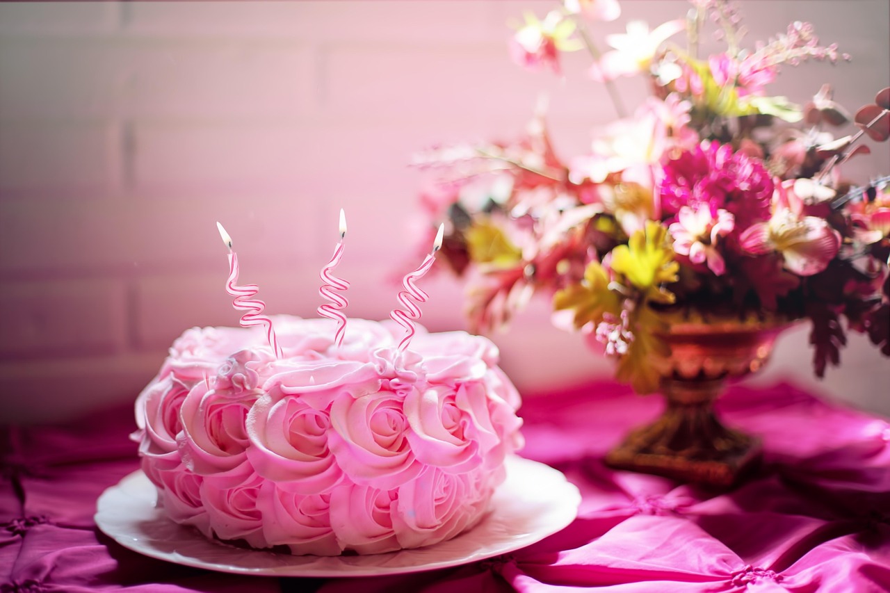 cake, candles, bithday cake, birthday candles, beautiful flowers, flower background, dessert, pastry, birthday celebration, happy birthday, party, birthday party, nature, celebration, flower wallpaper, flowers
