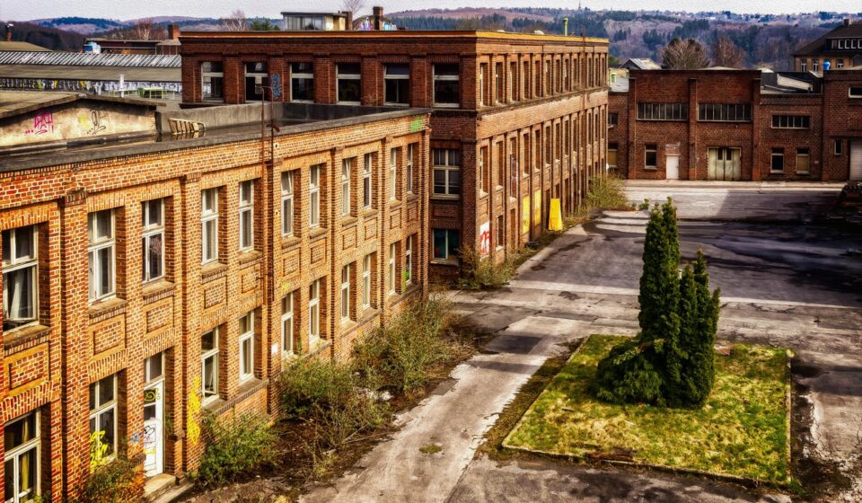 factory, plant, lost places, abandoned places, industrial plant, factory building, industry, expired, old, nature, architecture, industrial building, old factory, abandoned, old building, dilapidated, shabby, the atmosphere