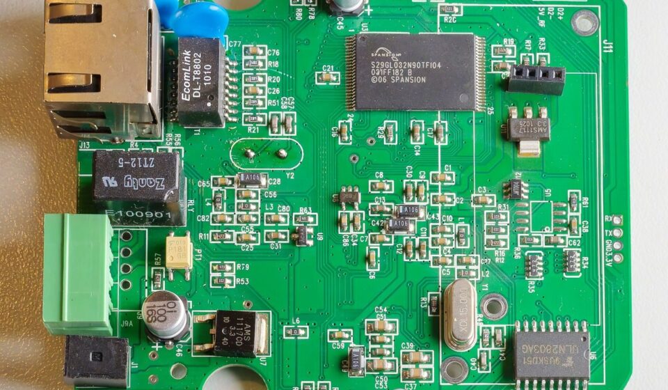 circuit, electronic, connectors, components, technology, printed circuit board, tags, cuts, resistor, capacitors, integrated circuit