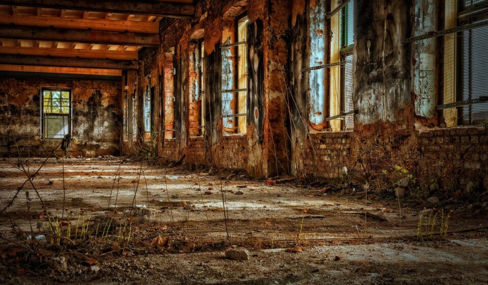 factory, hall, empty, old factory, ruin, decay, lost places, factory building, old, disintegrate, destruction, broken, mood, abandoned places, pforphoto, dilapidated, crumble, masonry